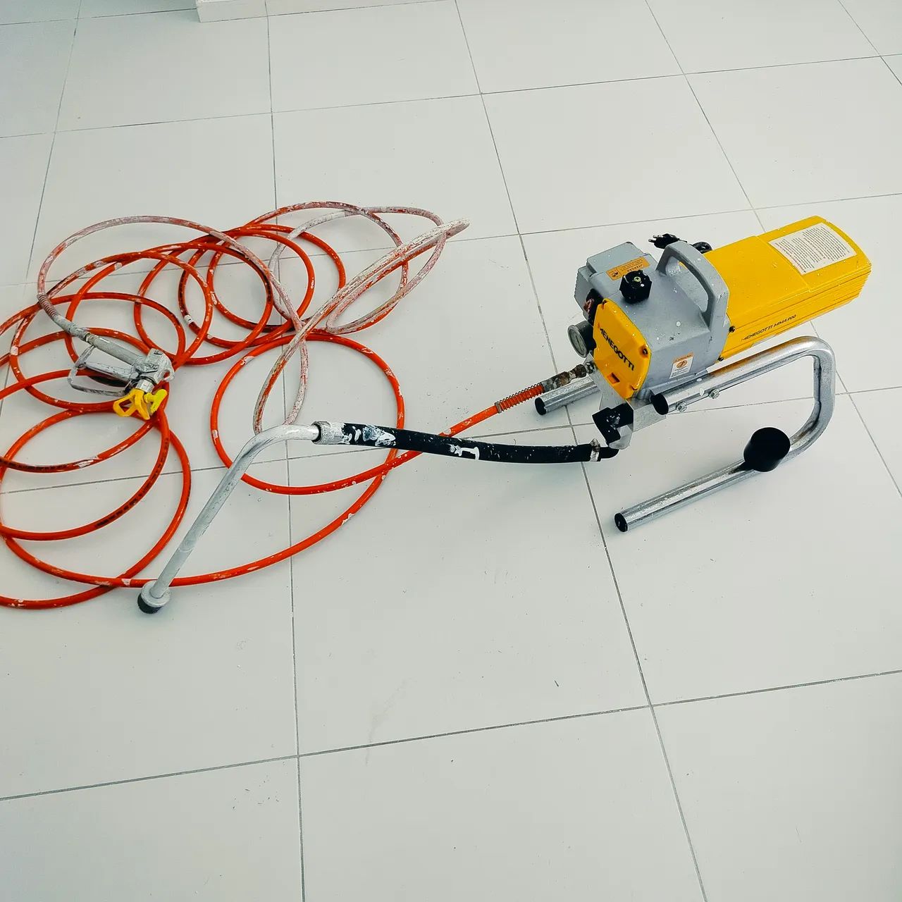 Máquina de Pintura Airless Menegotti MMA 900 - Foto 5