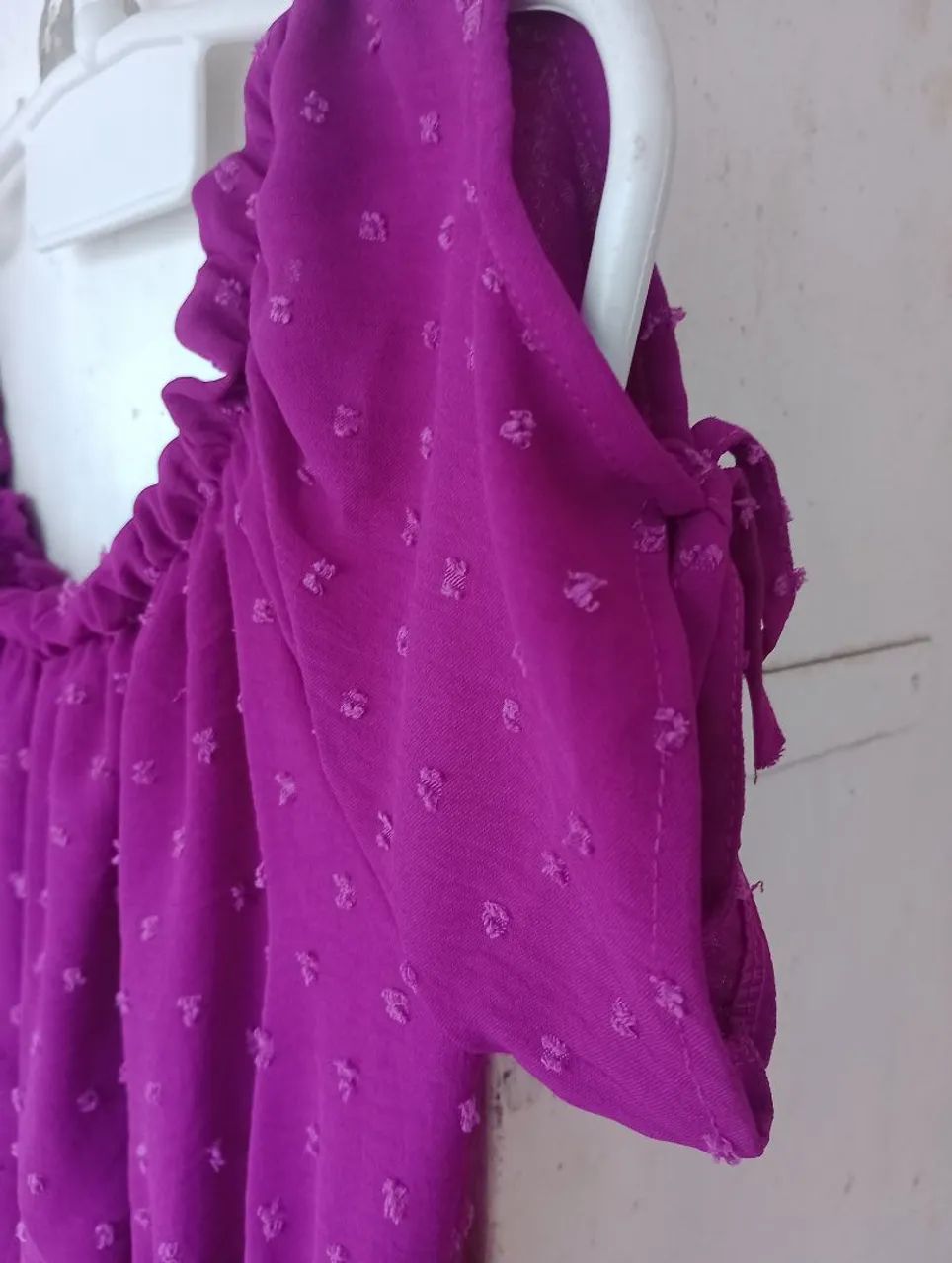 Vestido juvenil roxo com detalhes em bolinhas - Foto 4