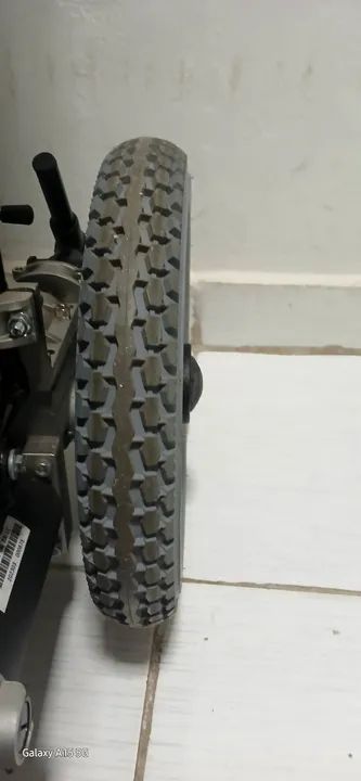 Cadeira de rodas motorizada.  - Foto 2