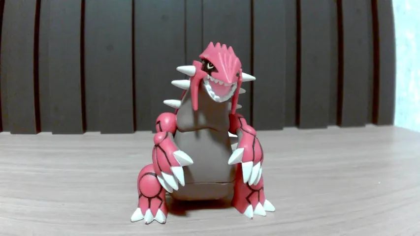 Groudon Pokémon Boneco