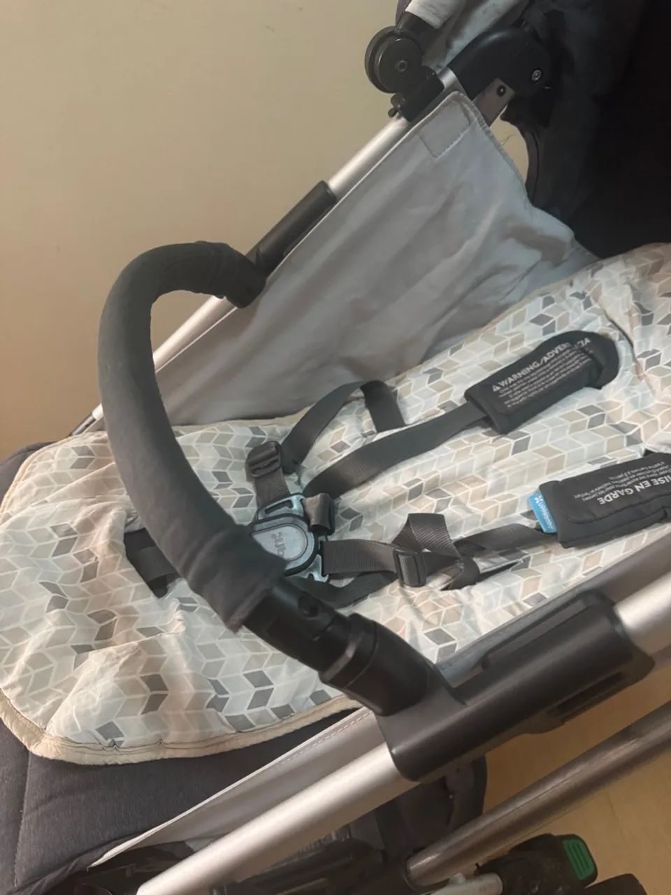 Carrinho de bebê uppa baby minu leve, compacto e moderno