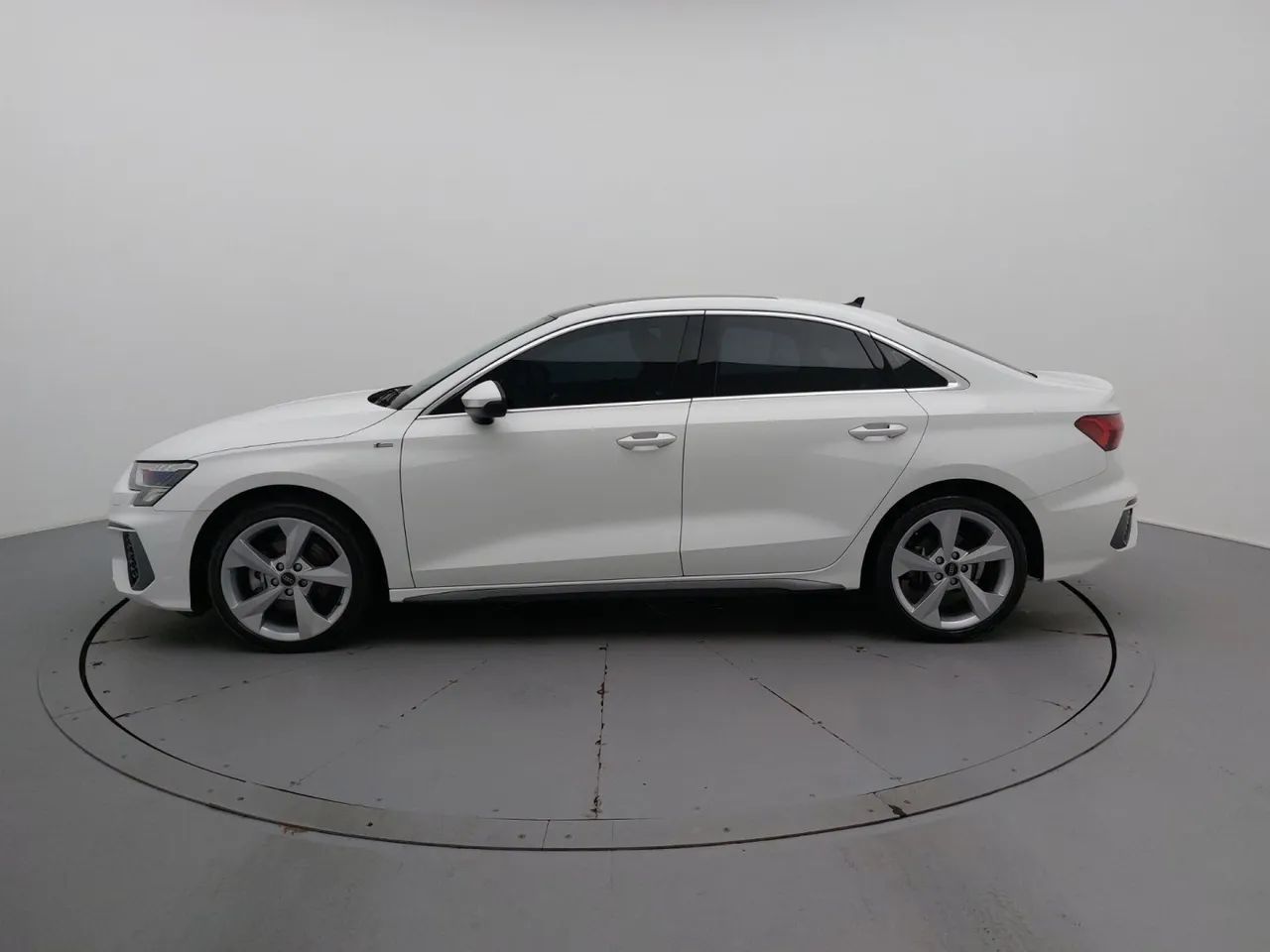 Audi A3 Sedan S-line 2.0 TFSI S-tronic, foto 4 de 15