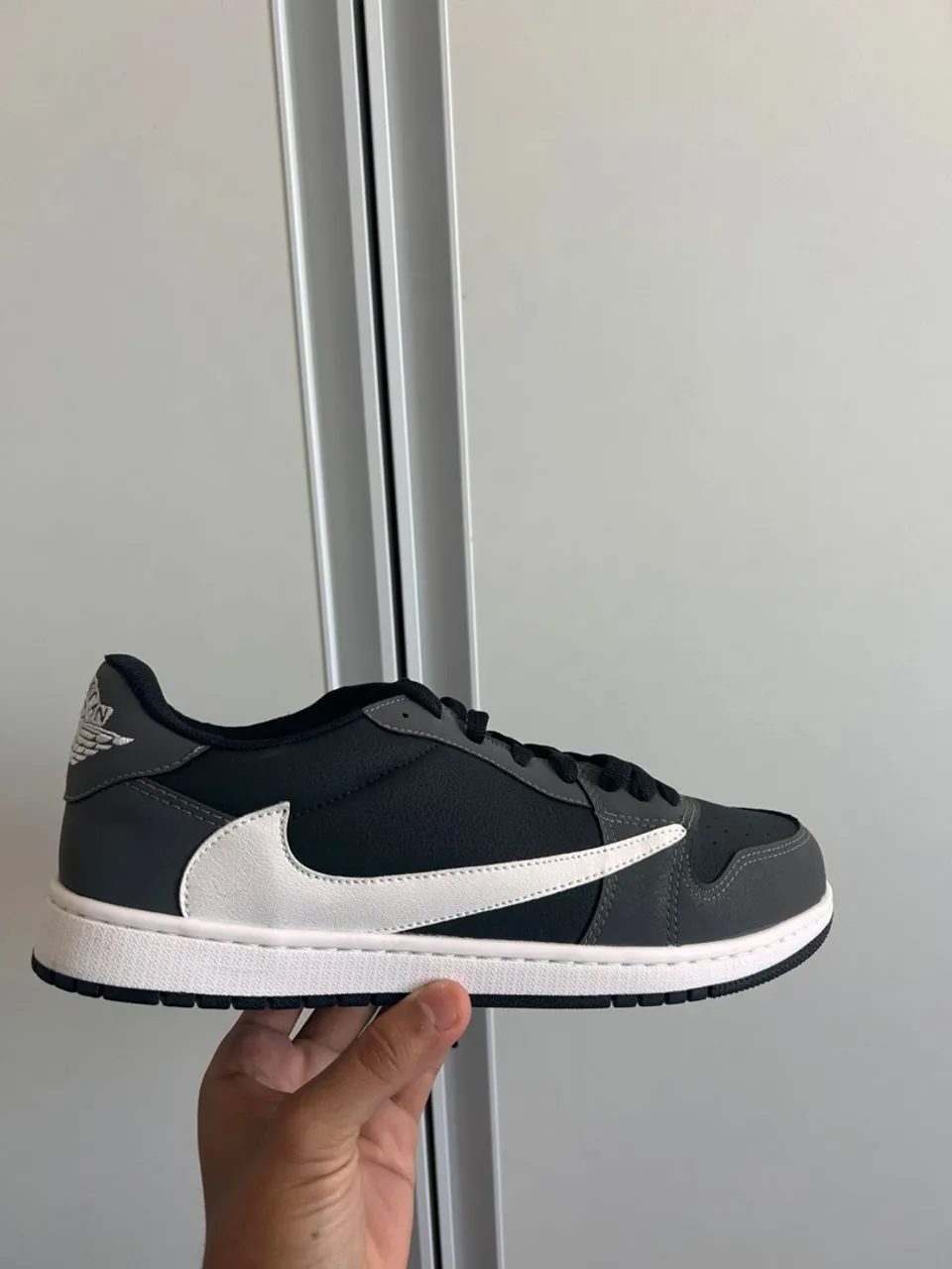 Tênis Nike Jordan Low Preto e Cinza