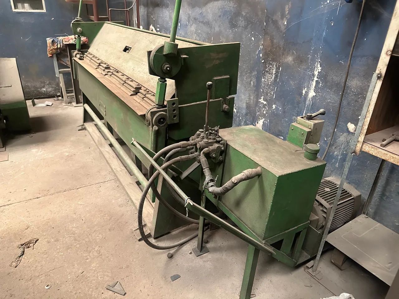 Casal de máquinas para corte e dobra de chapas de aço  - Foto 3