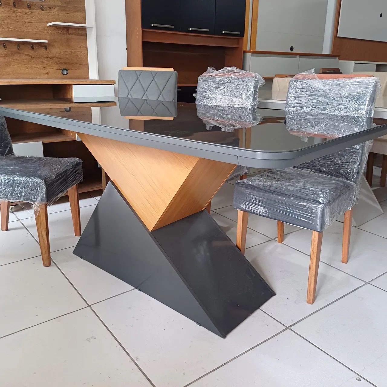 Mesa de jantar com 6 cadeiras a pronta entrega  