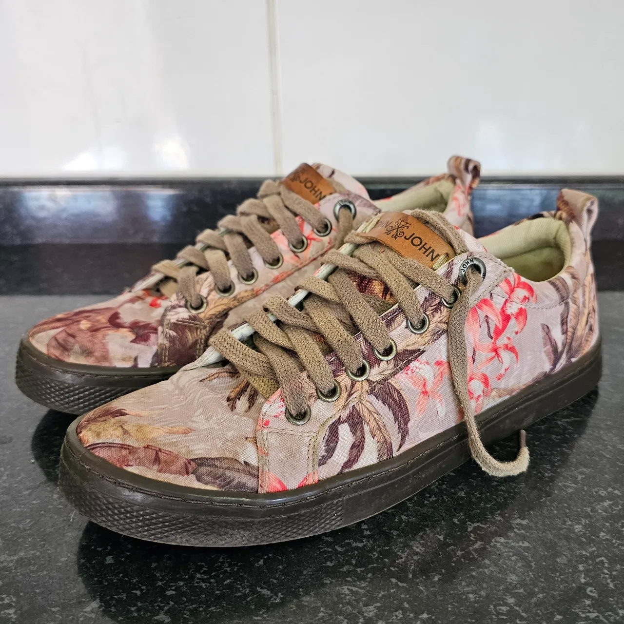 Tênis Feminino John John Floral