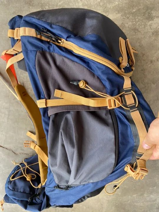 Mochila de Camping Quechua 50 litros - Foto 3