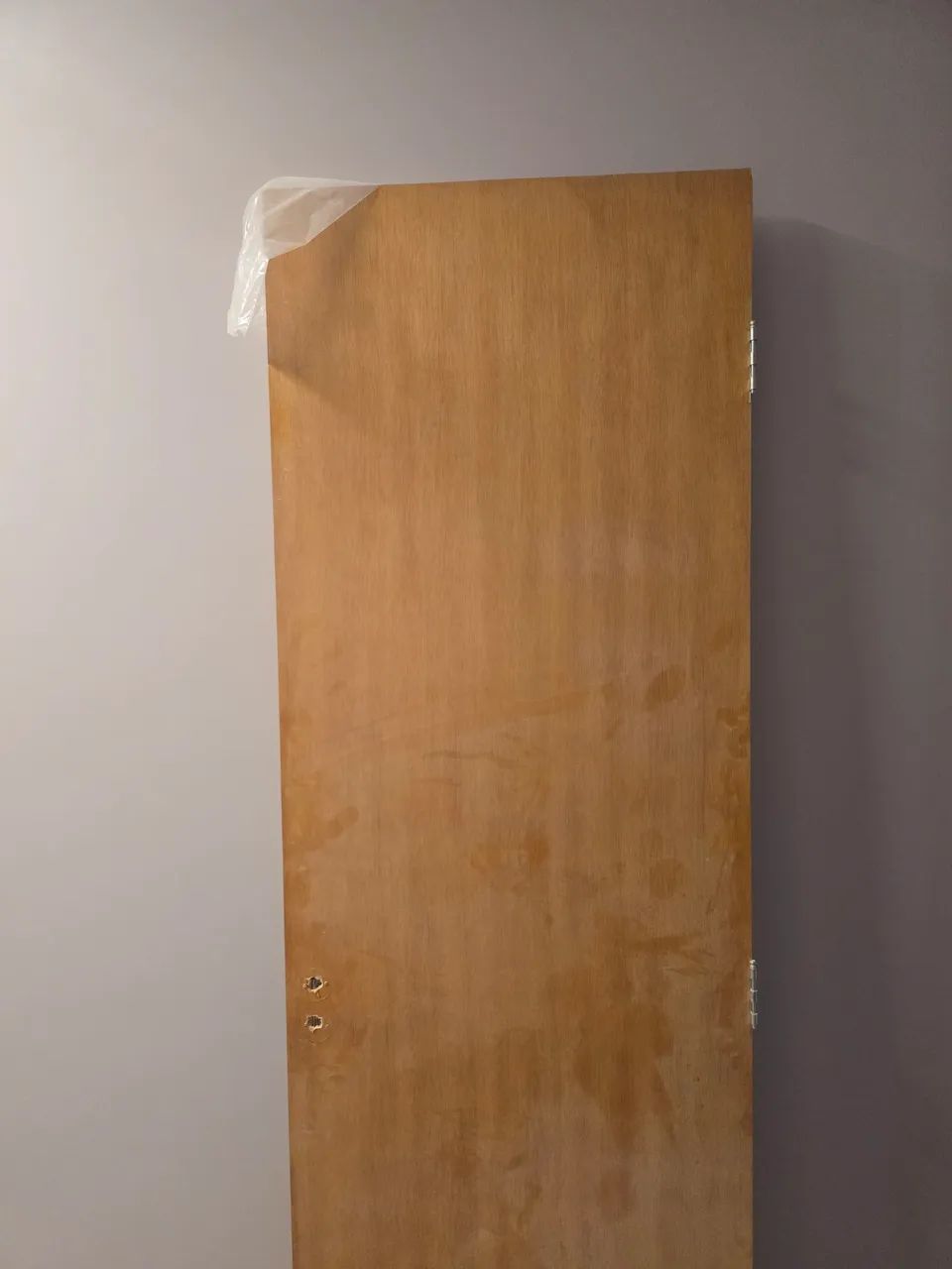 Porta de banheiro de madeira 