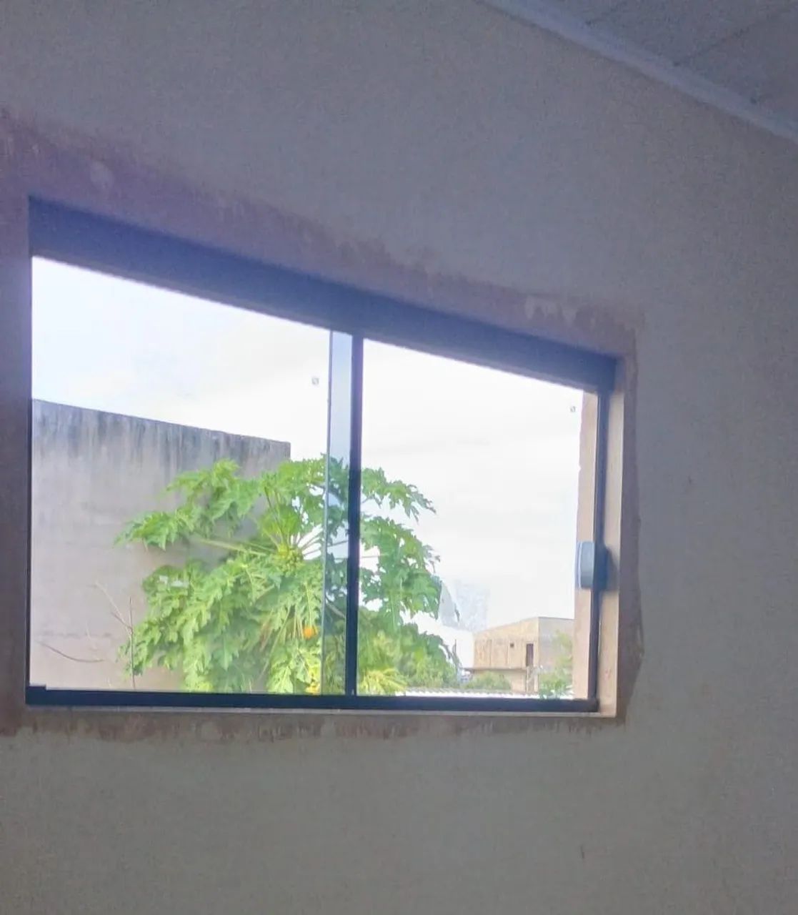 Janela  com 02 folhas 80x40 fumê 
