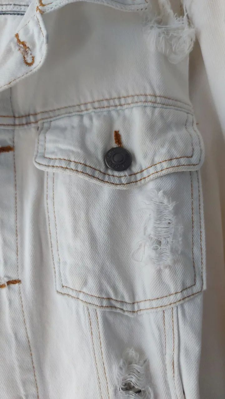 Jaqueta Jeans Branca Destroyed - Foto 3