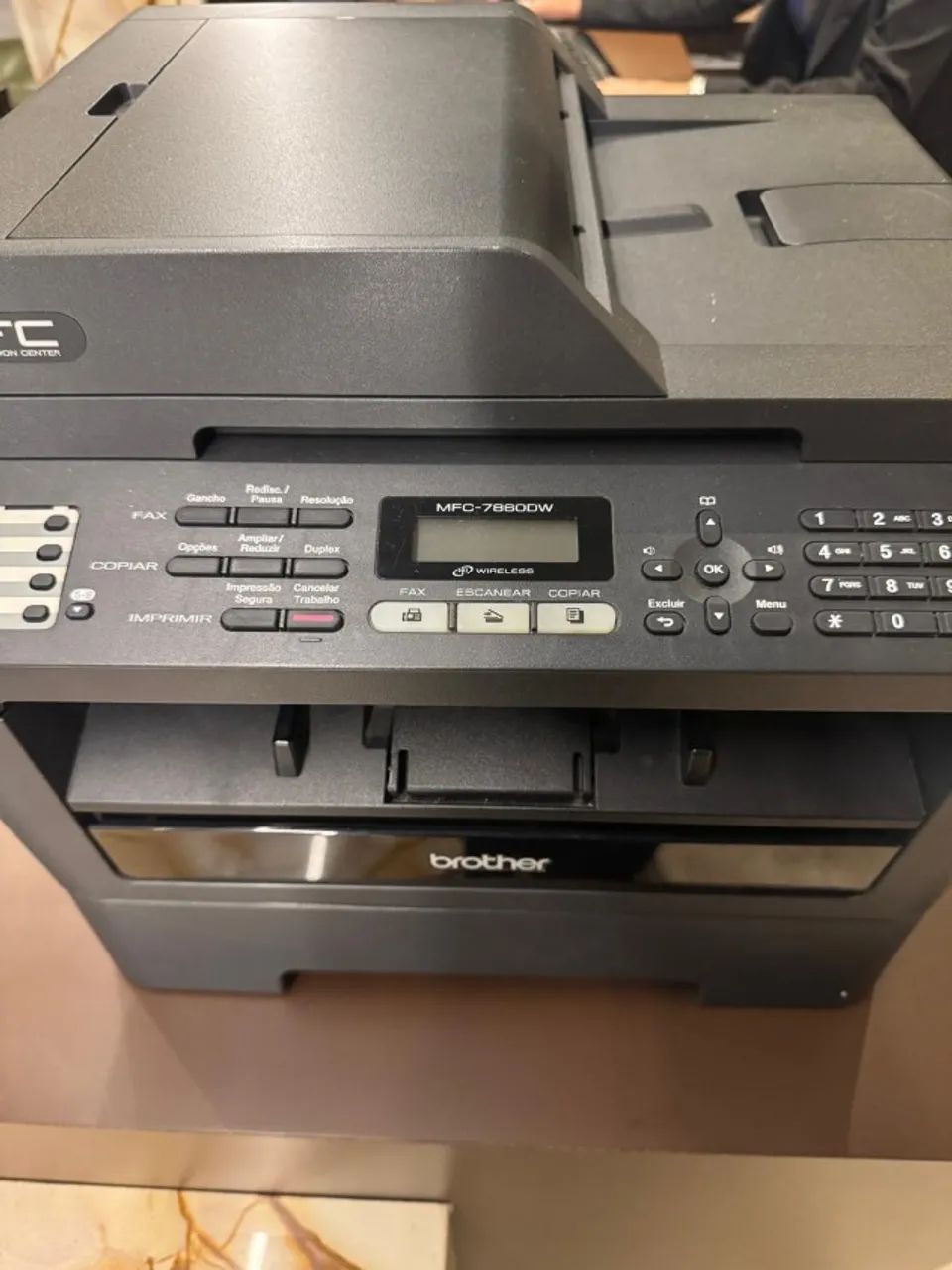 Multifuncional Brother modelo MFC 7860DW