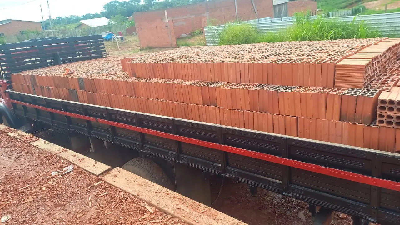 Tijolos e Blocos para Construção - Entrega Rápida!
