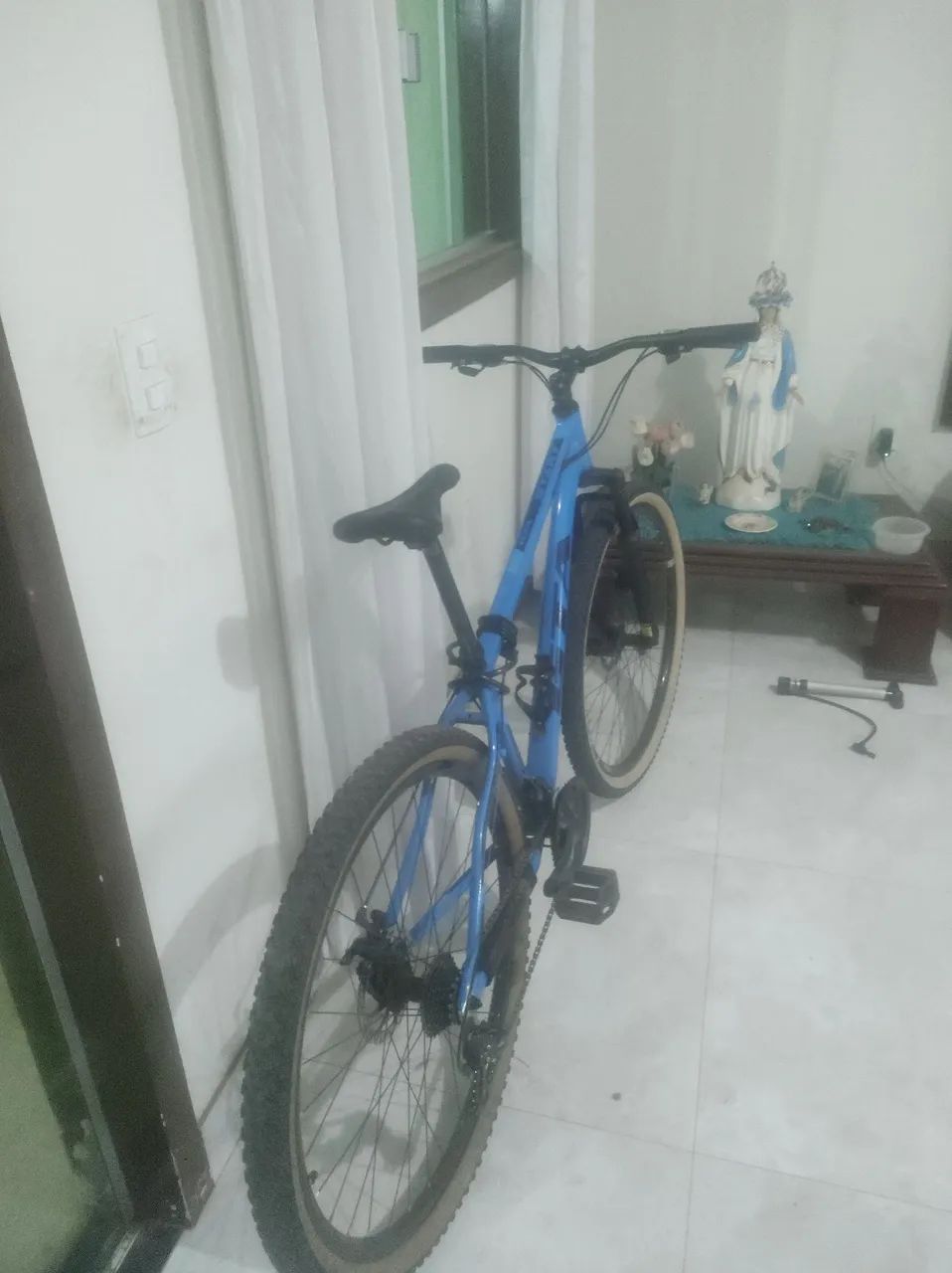 Bicicleta GTA Aro 29 Semi Nova - Alumínio / Freio a Disco / - Foto 2