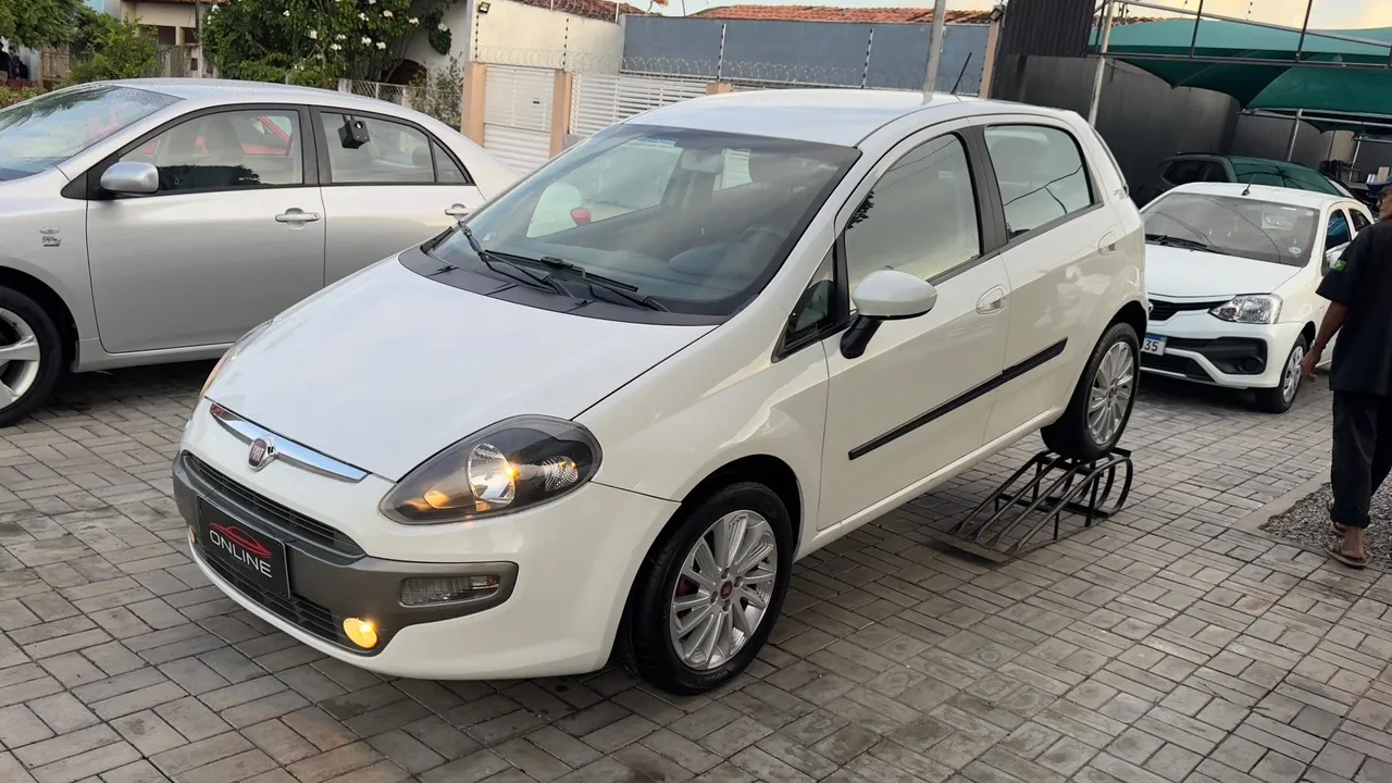 FIAT PUNTO ESSENCE SP 1.6 2016 MANUAL 64.000kms