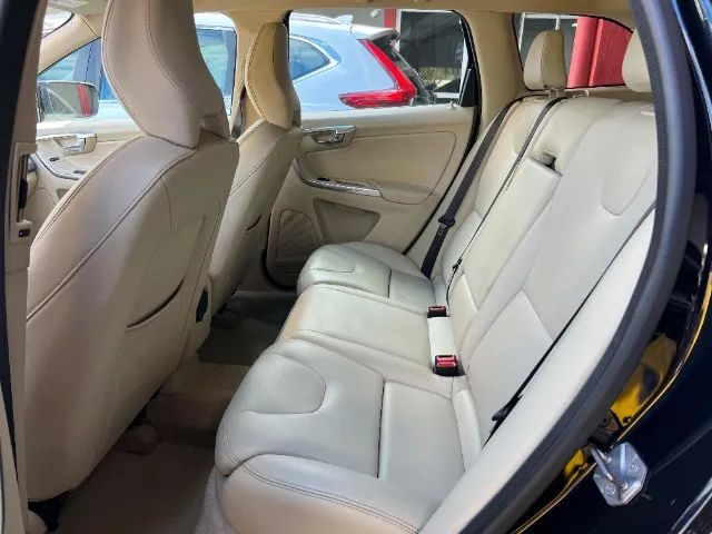 Volvo XC-60 T-5 Kinetic 2.0 245cv 2017 - Foto 4
