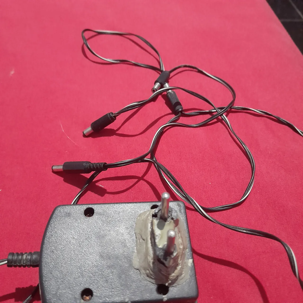 Fonte de alimentação para instrumento musical