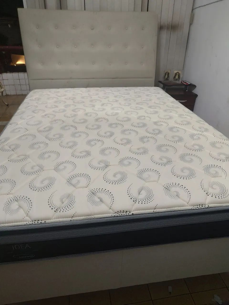 Cama box casal  nova com o espelho de cama  - Foto 2
