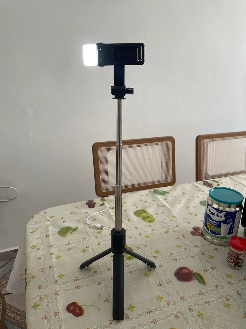 tripé/pau de selfie com led - Foto 3