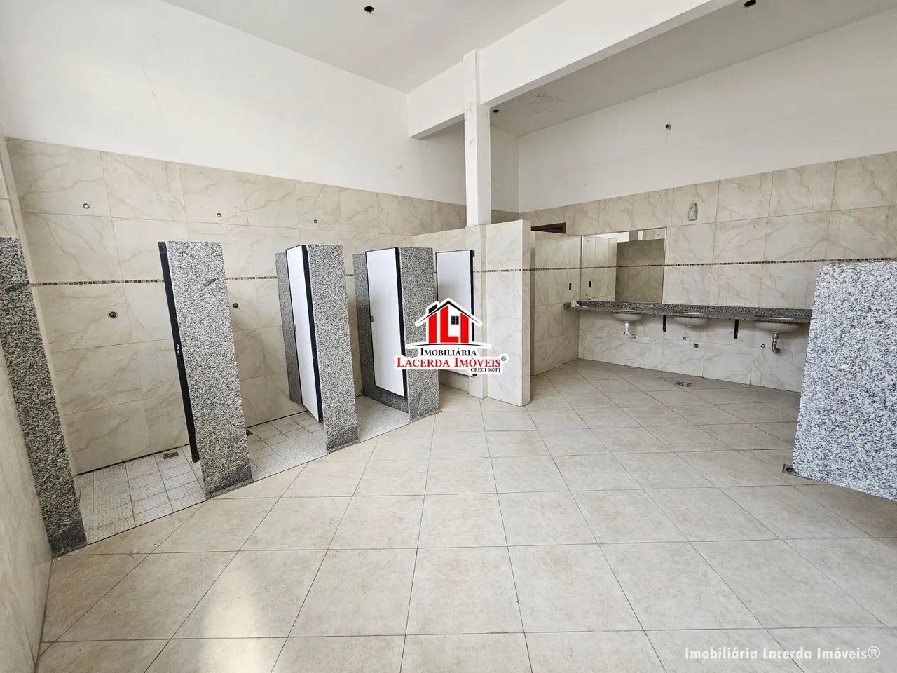 Predio Comercial no Planalto, 800m² Edificado, Vagas de Garagem, Banheiros Aluguel - Foto 4