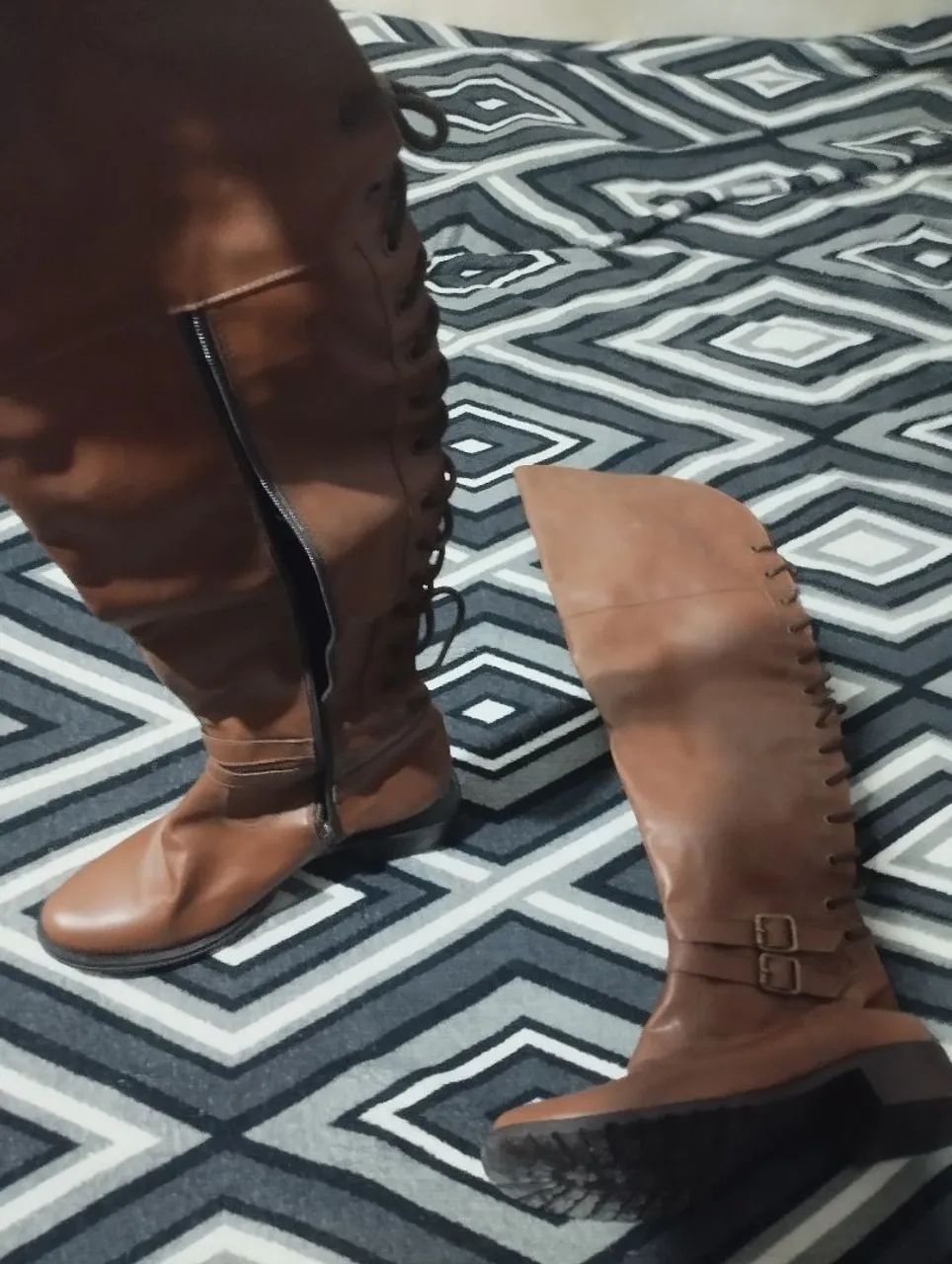Vendo bota até o joelho nova - Foto 2