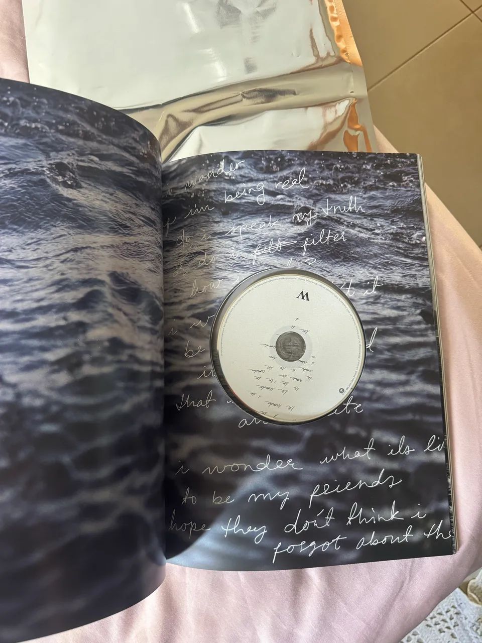 Shawn Mendes - Wonder Zine 