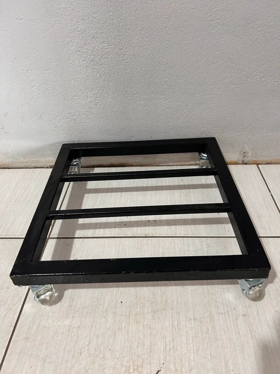 Suporte em ferro para vasos - Foto 4