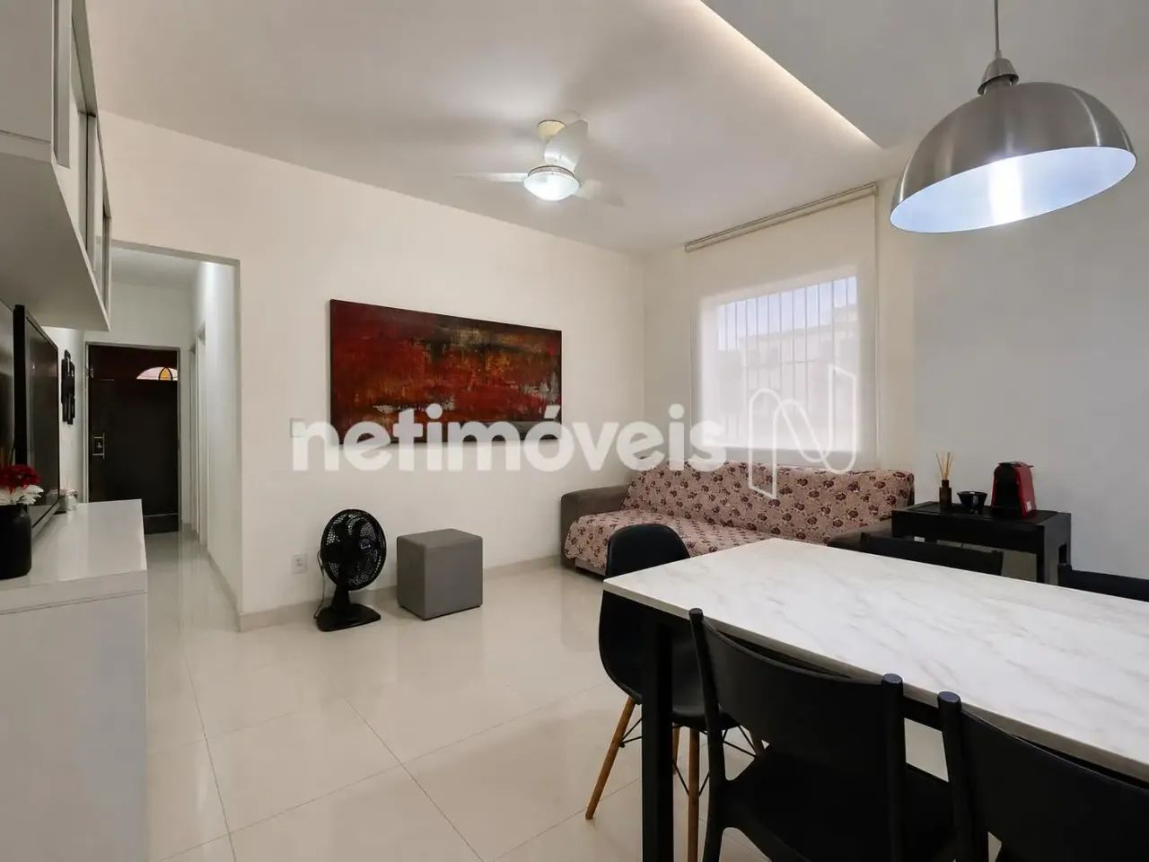 Apartamento reformado no Coração Eucarístico, próximo a comércios variados e da praça do C