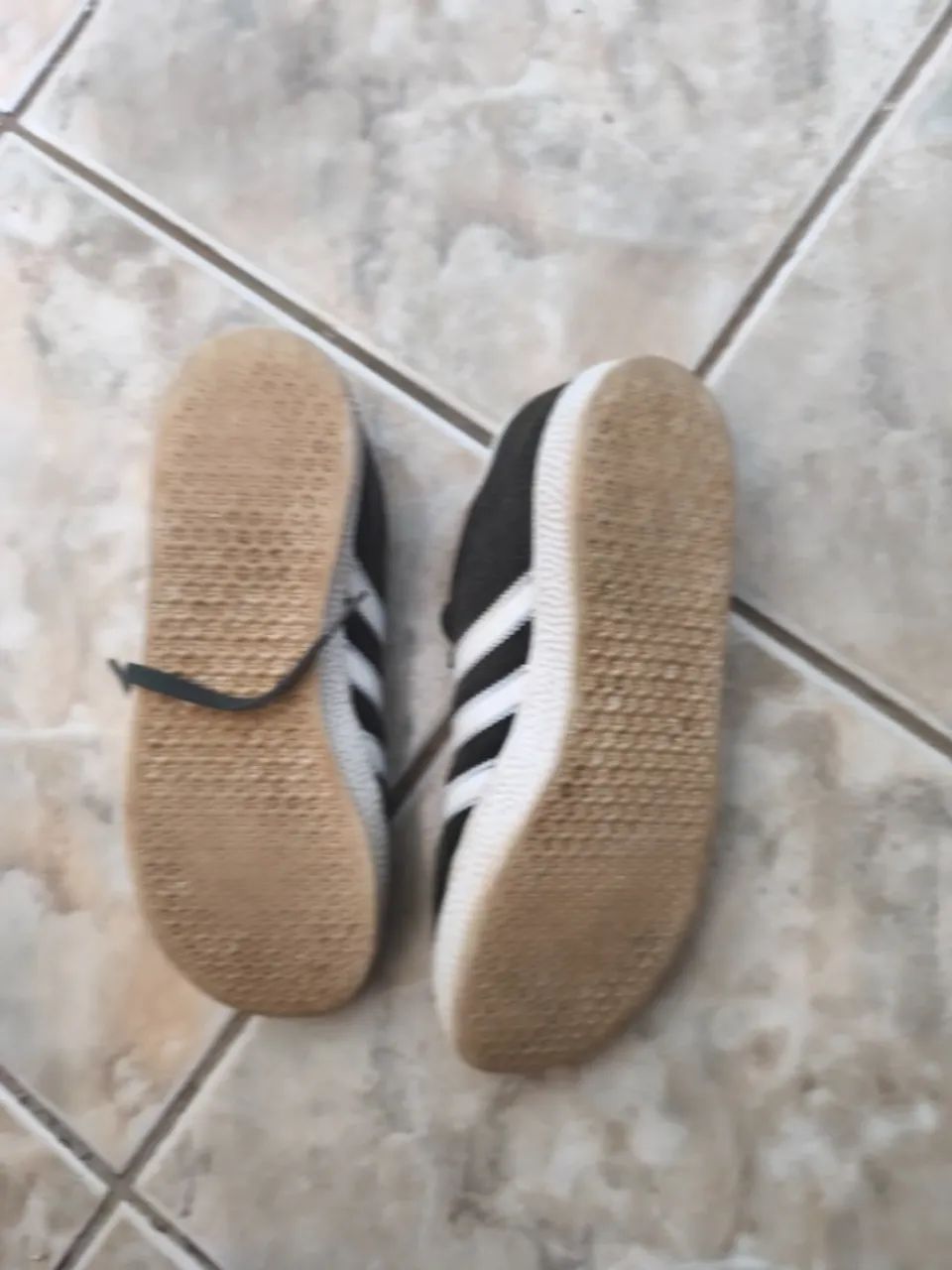 Tênis Adidas gazelle - Foto 2