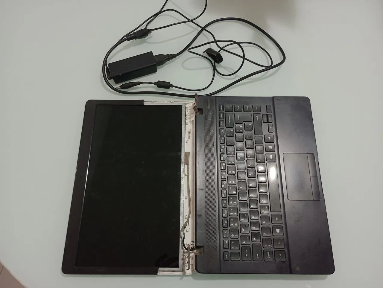 Vendo notebook Samsung para retiradas de peças porém funcionando  - Foto 2