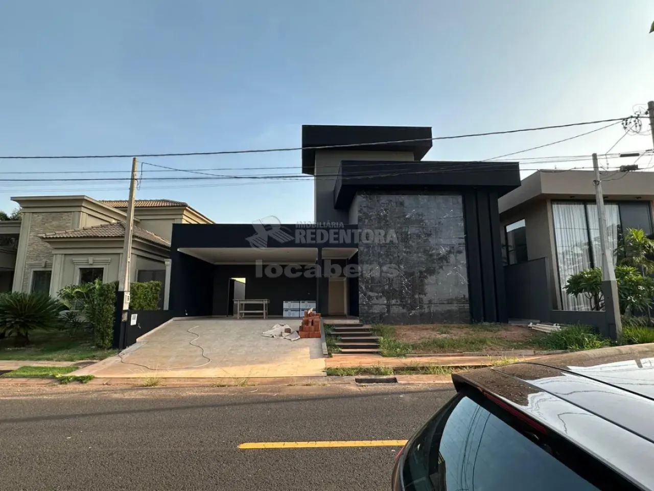 DAMHA VI casa com 03 dormitórios