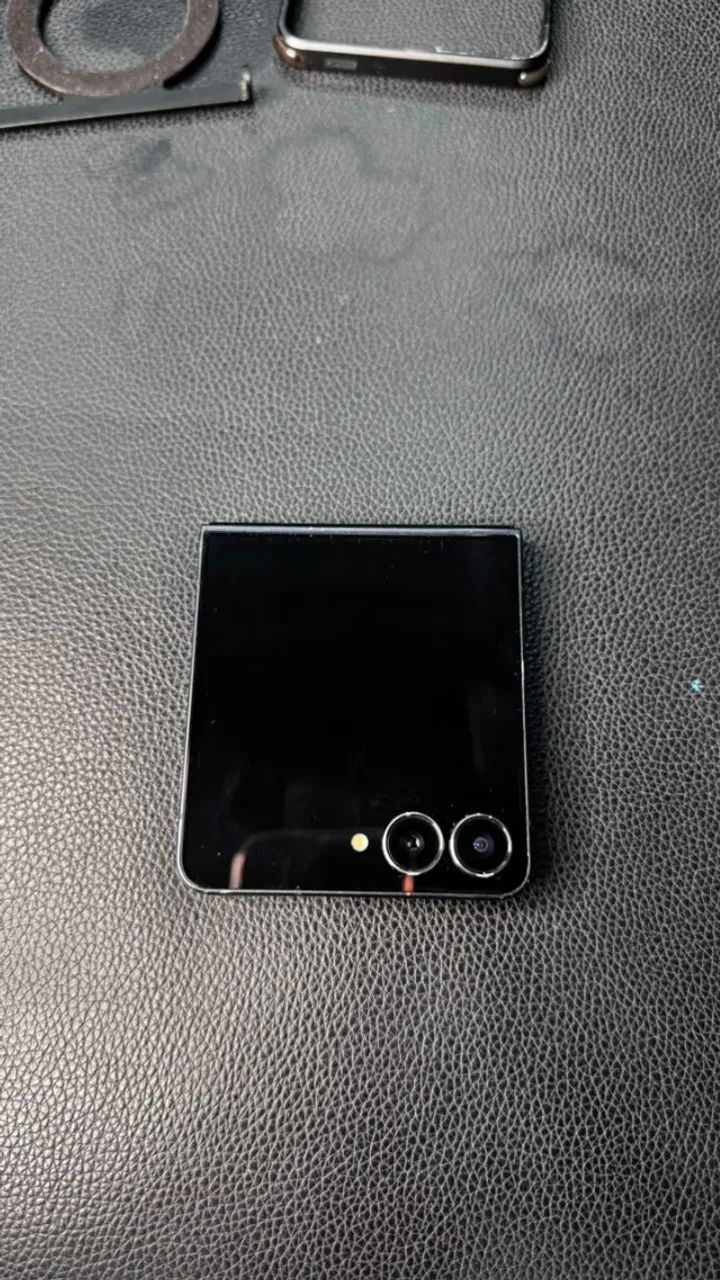 Samsung Galaxy Z Flip7 - Foto 4