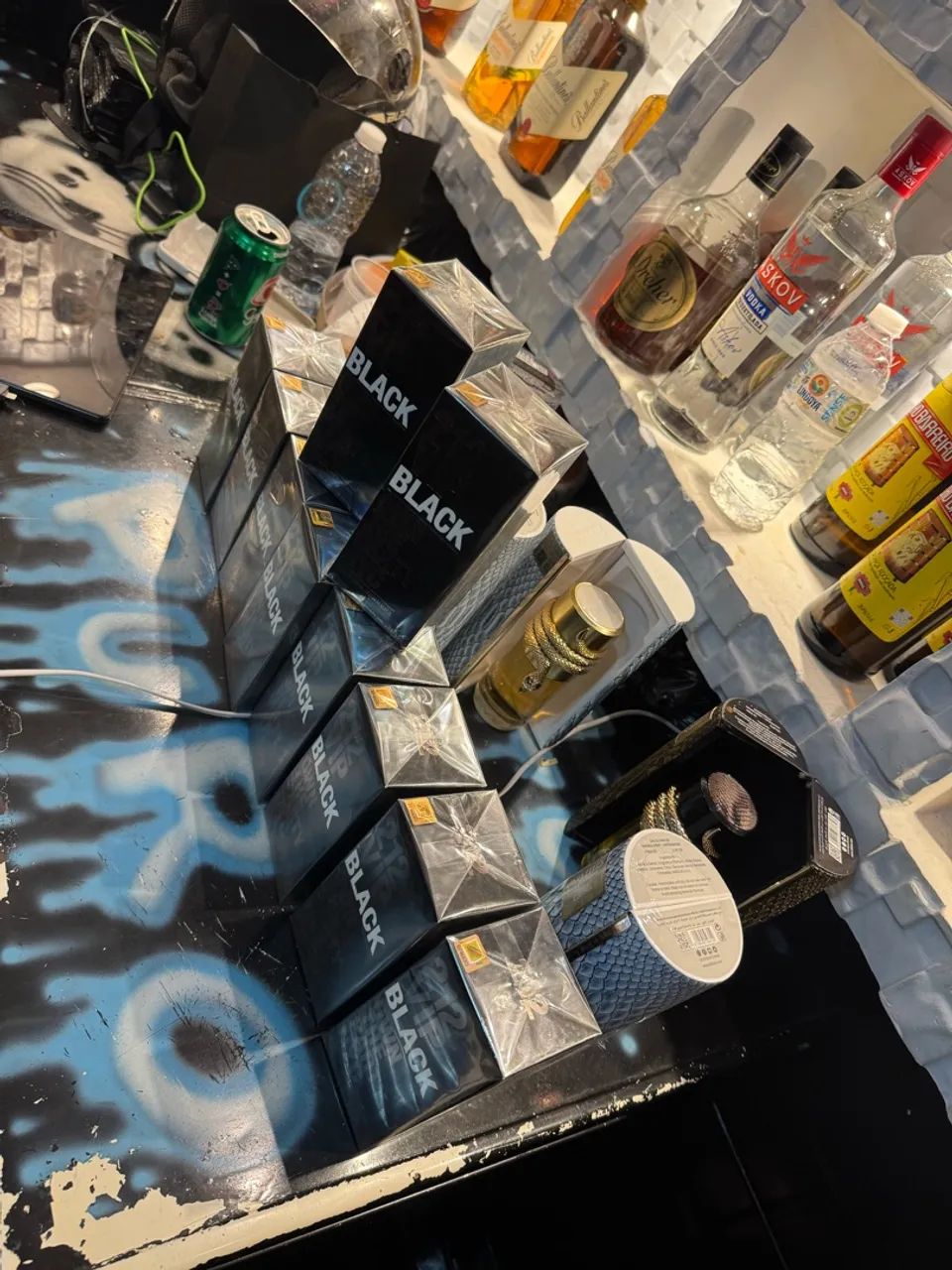 Perfumes 212 black e árabe 