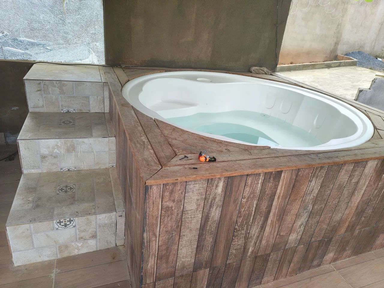 Vendo sitio com piscina, ofurô e 1 chalé completo  - Foto 3