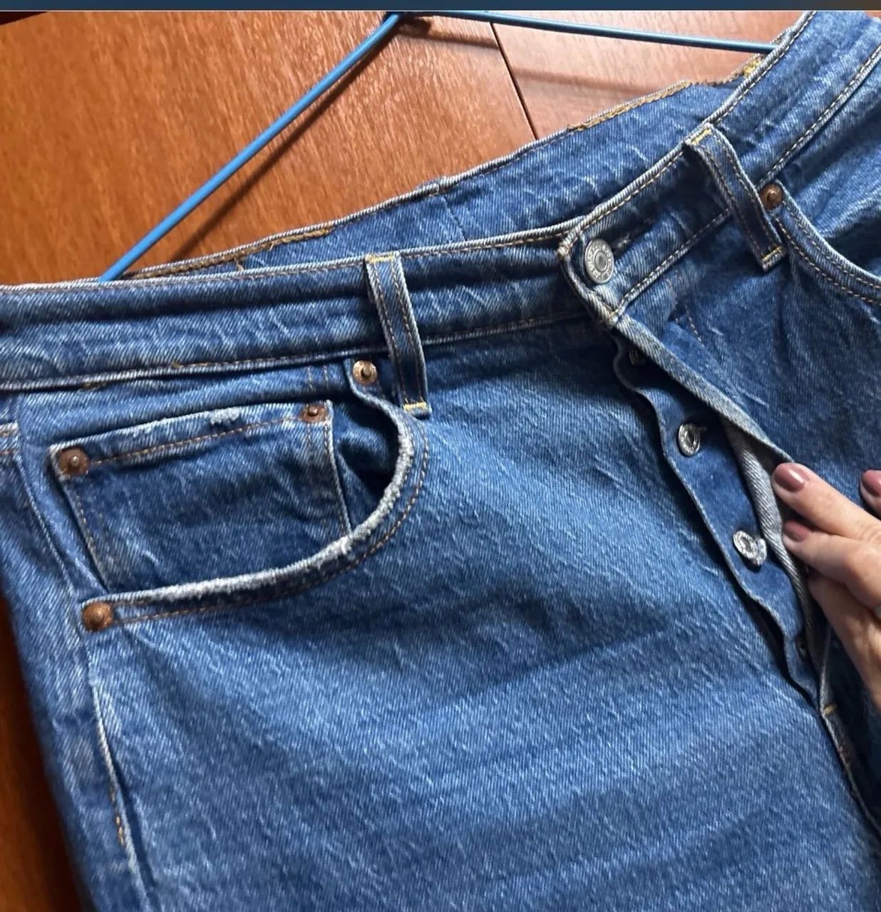 Calça Levis tamanho 44  - Foto 2