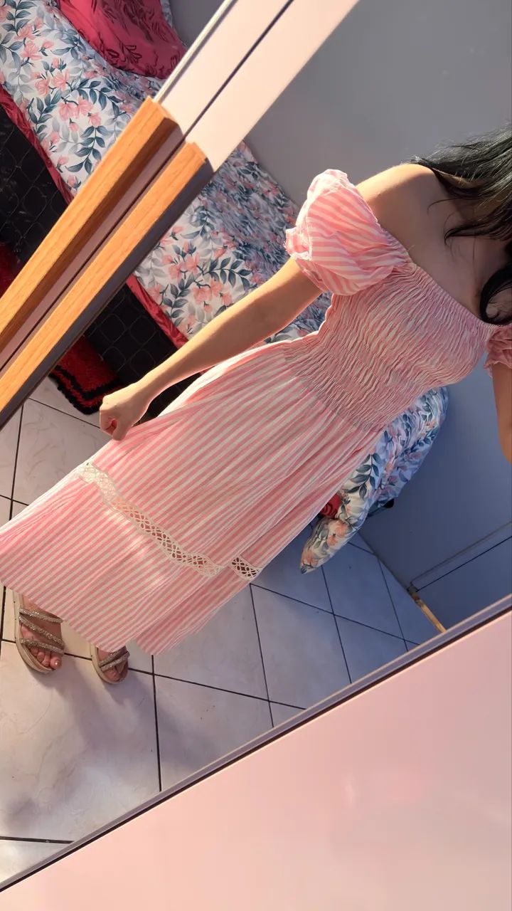 Vestido Midi Rosa e Branco Listrado com Lastex e Detalhe em Renda - Foto 3