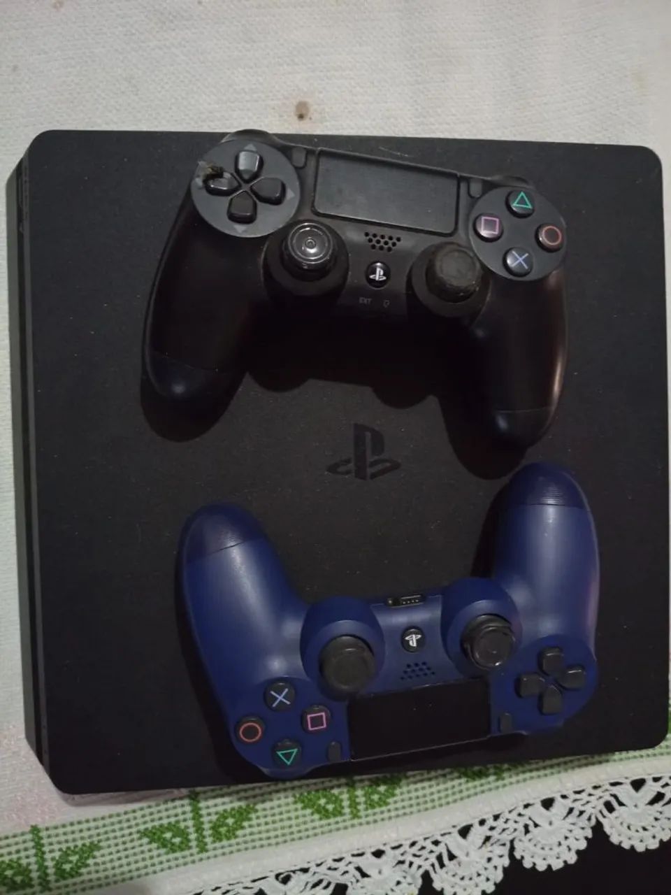 Vendo ps4 slim 1TB