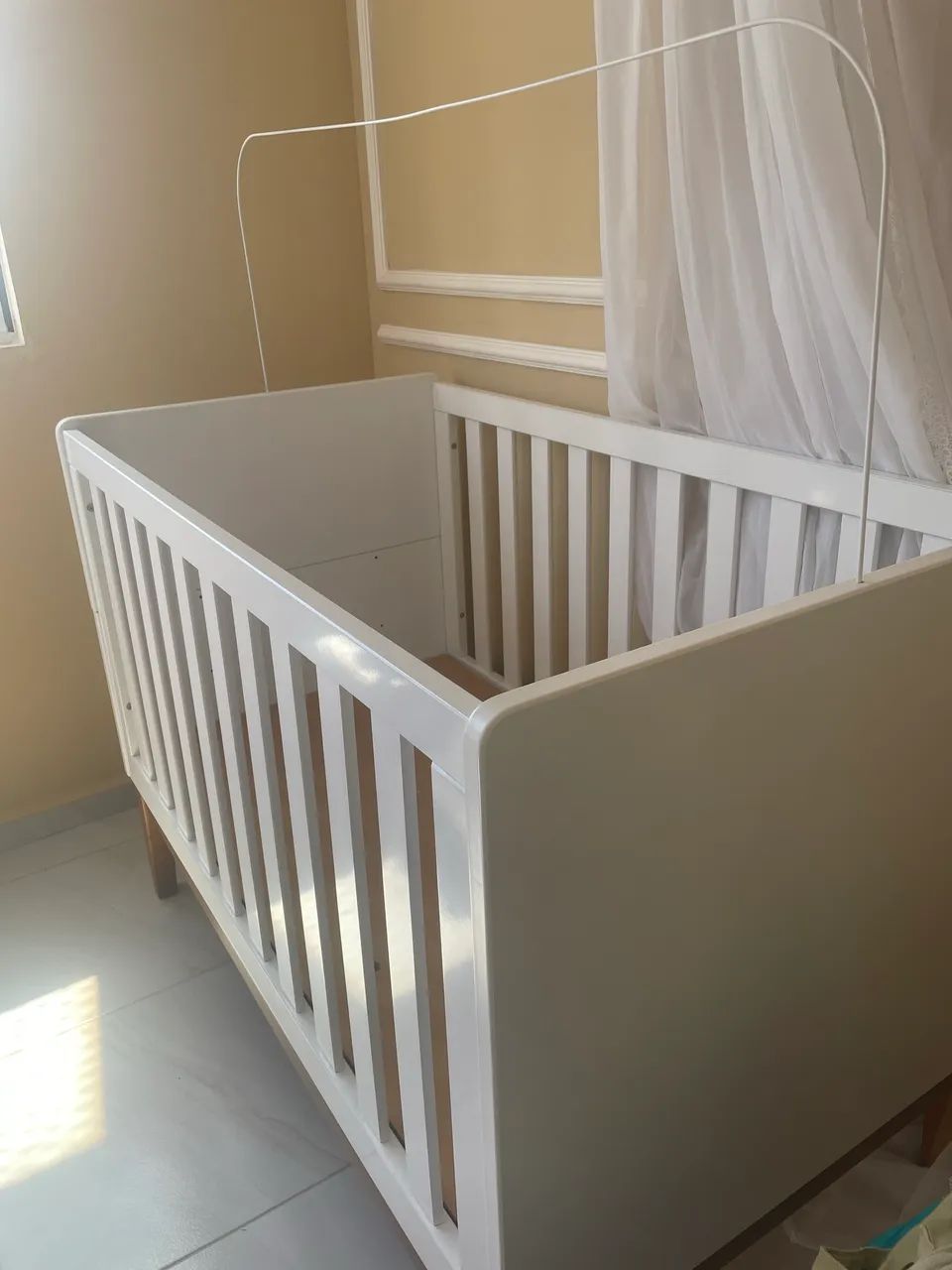 Berço americano que vira cama + colchão. - Foto 4