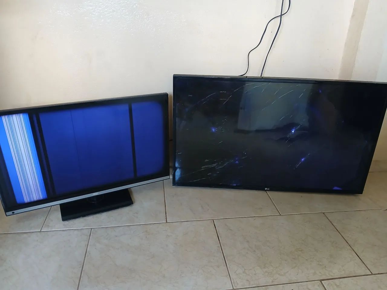 02 TVs COM DEFEITOS R$99 tudo. - Foto 3