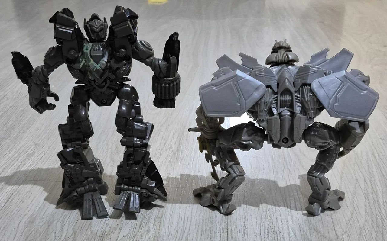 Transformers Ironhide e Starscream Hasbro 2011 - Foto 2