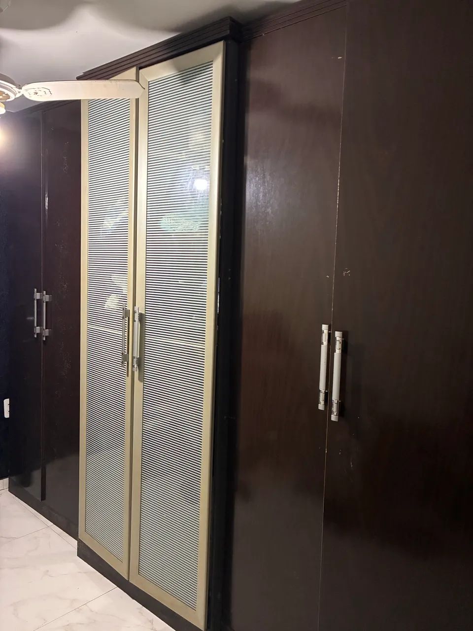 Guarda roupa 6 portas  - Foto 5