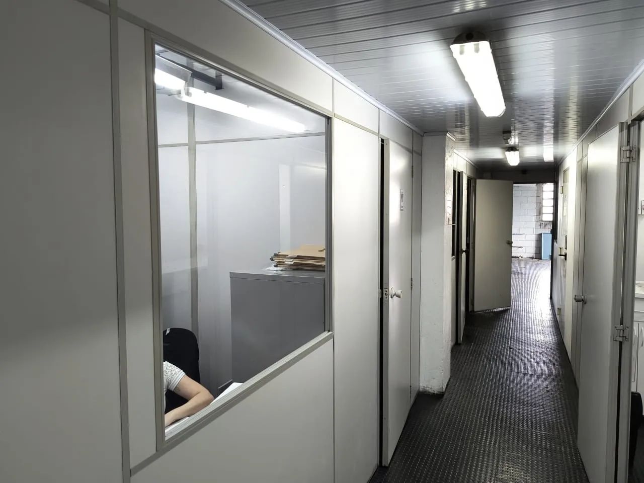 Prédio comercial na Rua Romão Puiggari, 898  1000 m² - Foto 2
