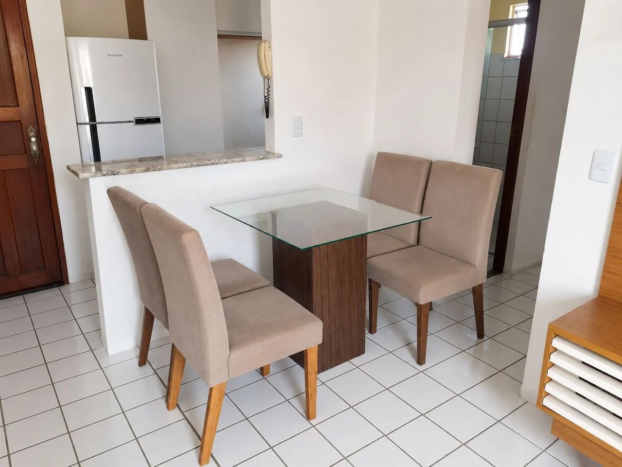 Mesa de jantar 4 lugares 