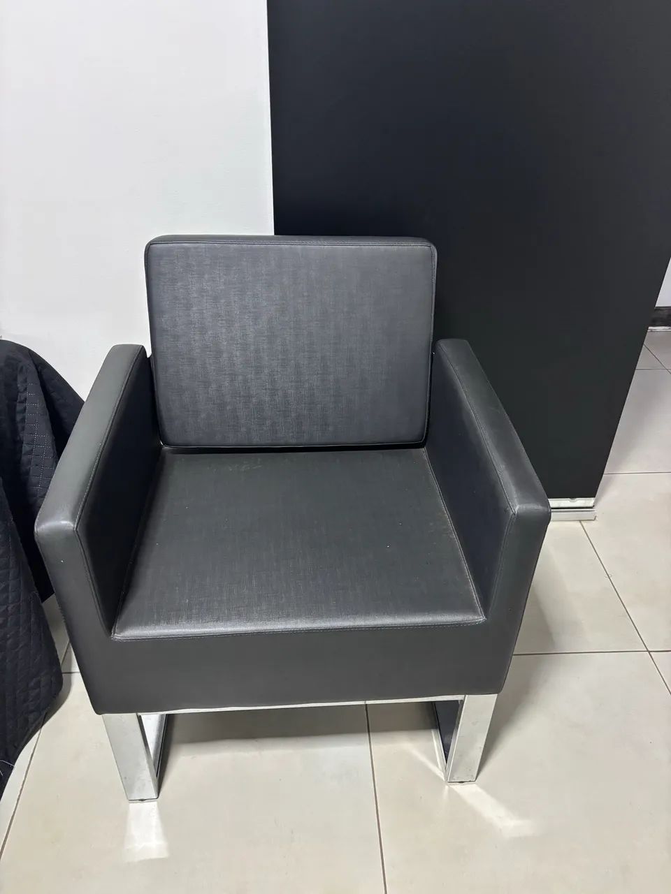 Cadeiras com pés em inox - Foto 4