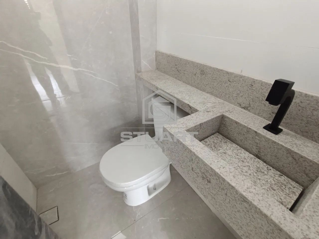 Casa com 3 quartos, suíte e 2 vagas no Planalto! - Foto 5