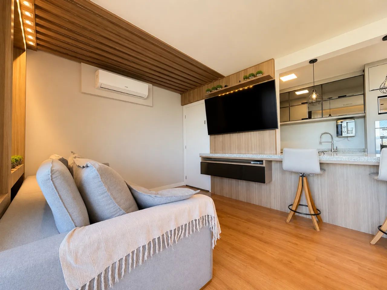 Apartamento à venda em Maringá, Parque Industrial I, com 3 quartos, com 79.98 m² - Foto 2
