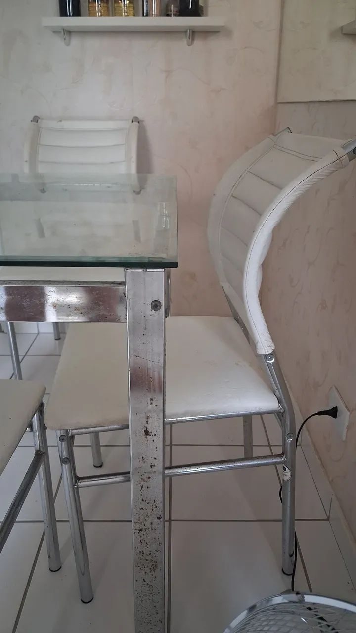 Mesa com 4 cadeiras  - Foto 5