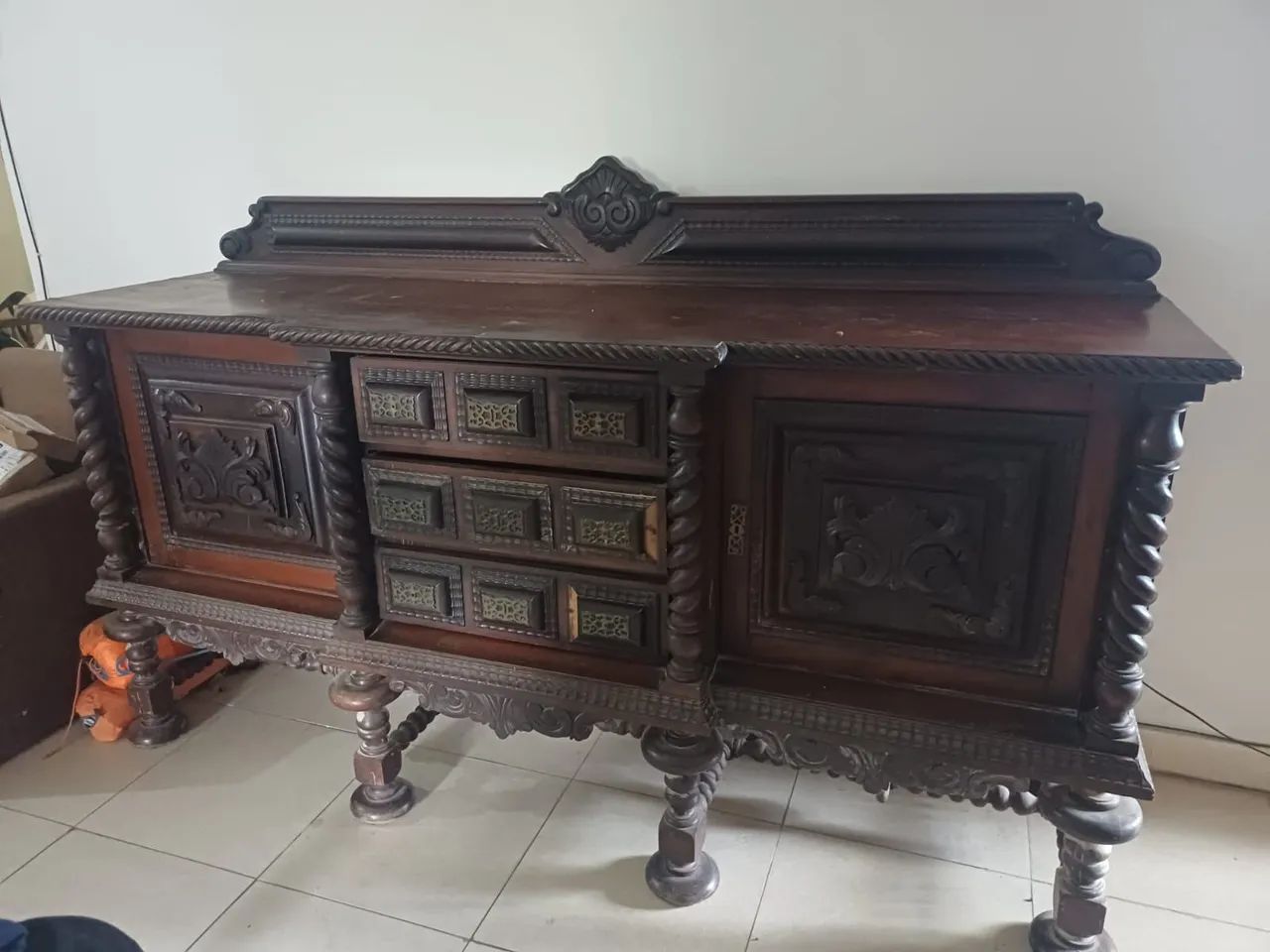  buffet antigo de madeira maciça no estilo Manuelino - Foto 2
