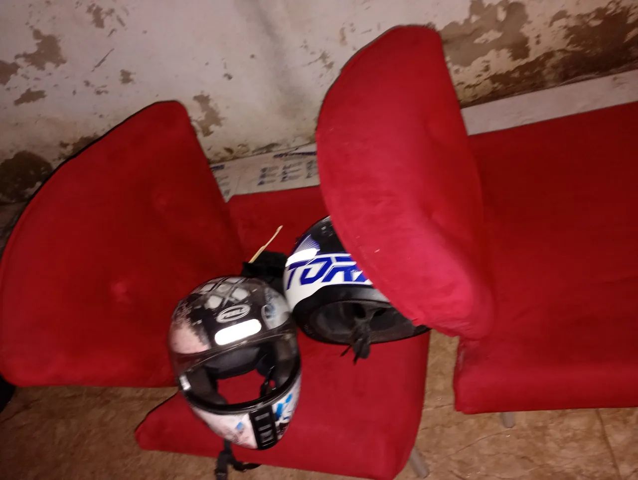 Cadeira com estofado em veludo - Foto 2