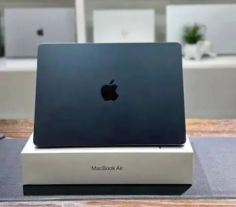 MacBook Air M5 16GB RAM 512GB SSD Midnight - Foto 3
