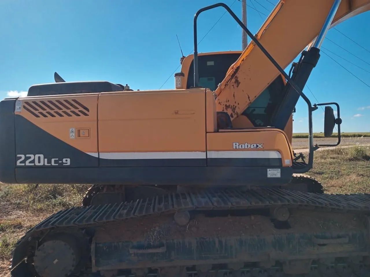 Escavadeira Hyundai r220 não cat 320 Komatsu PC  Sany  financio - Foto 5